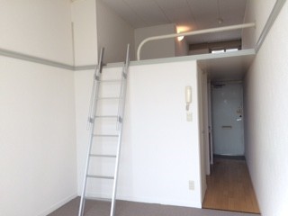 レオパレスエルバージュ 現況優先