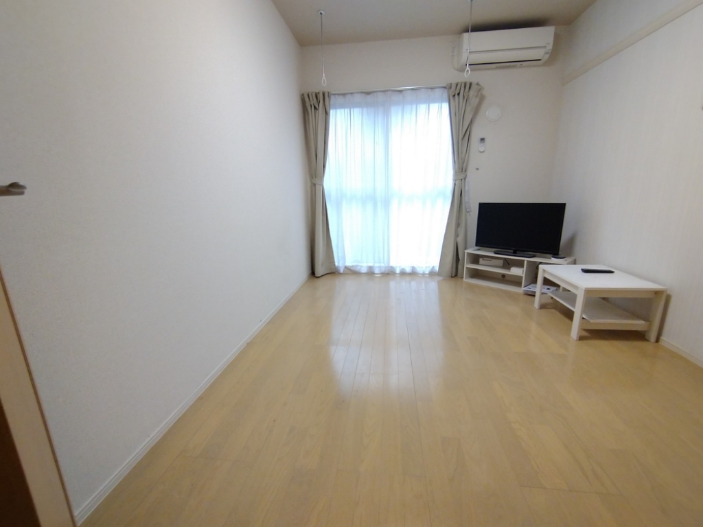 クレイノフェルス 角部屋のみ小窓あり