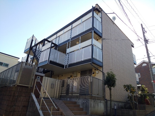レオパレスアムール梅ヶ丘 外観