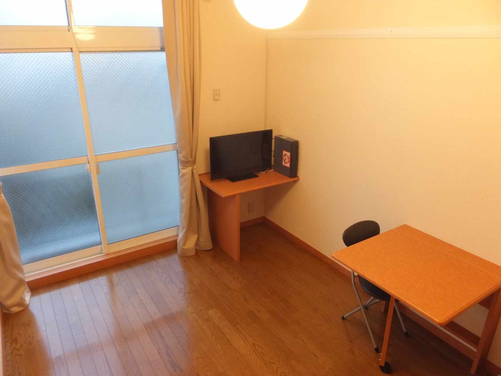 レオパレスあすなろ 2F以上は絨毯です