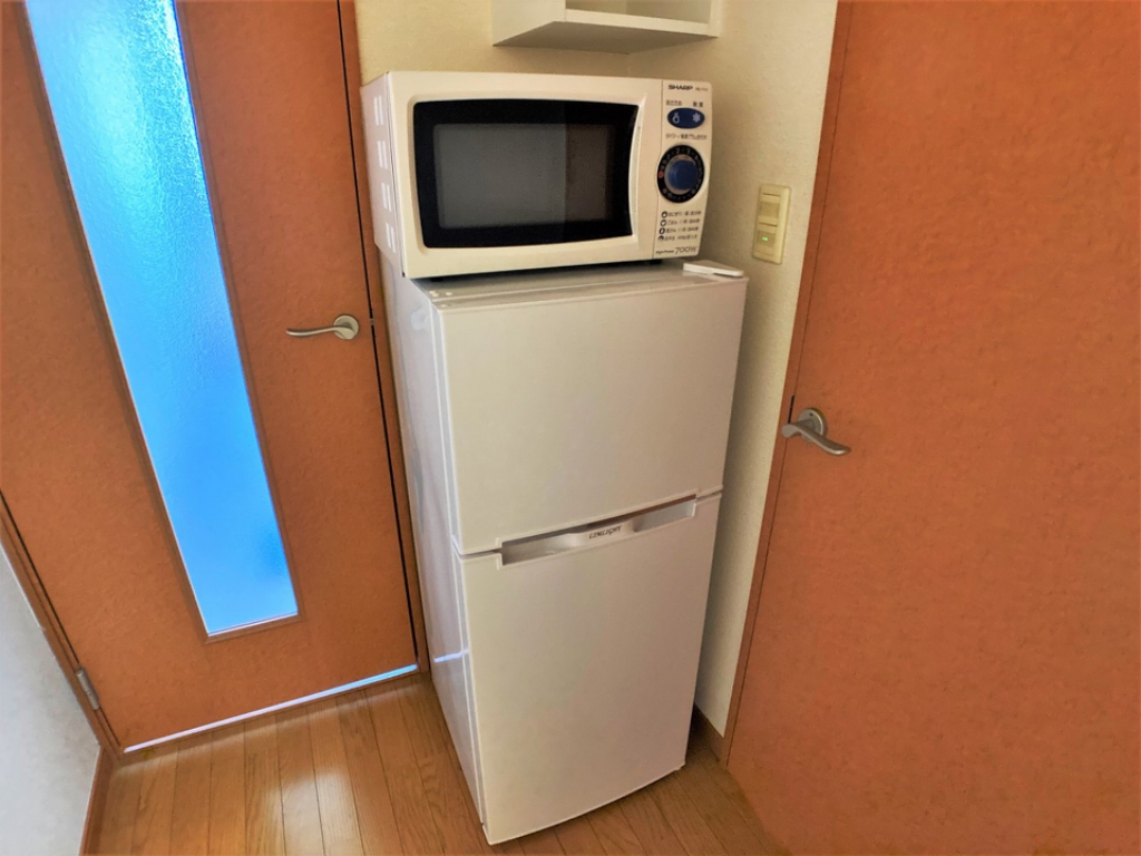 レオパレスソフィア　Ⅱ 電子レンジと冷蔵庫