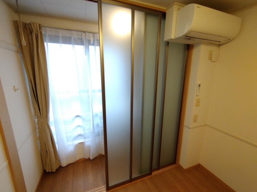 レオパレスＴＡＣＡＫＯ スライドドア