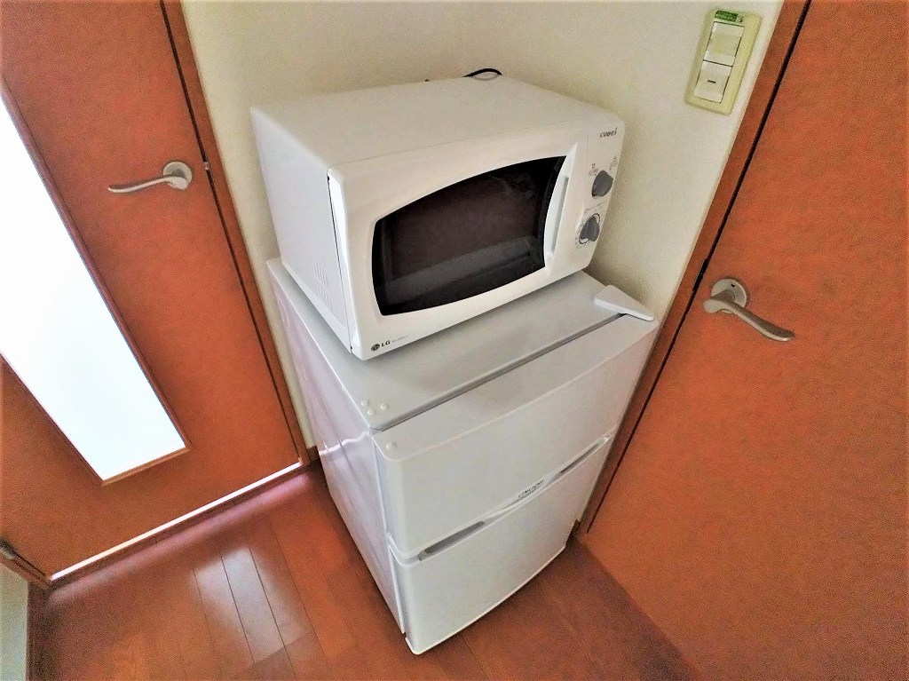 レオパレスクレセント本郷Ⅲ レンジと冷蔵庫
