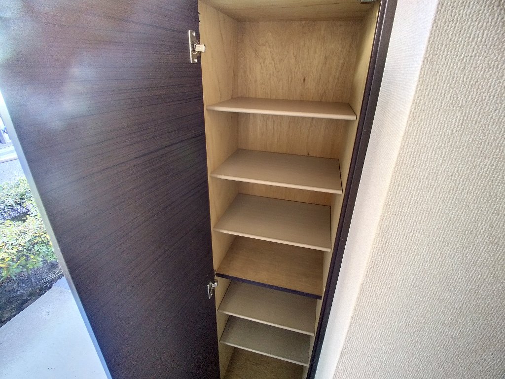 レオネクストＴＡＫＡＲＡＤＡⅡ シューズボックス