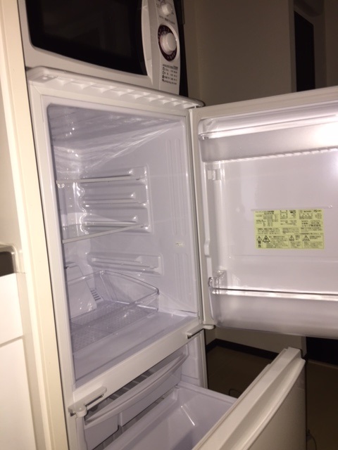 レオネクスト弦巻 冷蔵庫