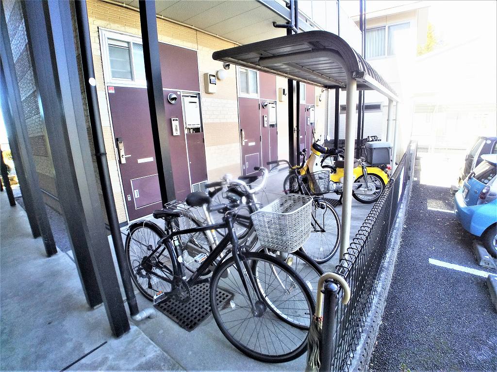 レオパレス城町 駐輪場