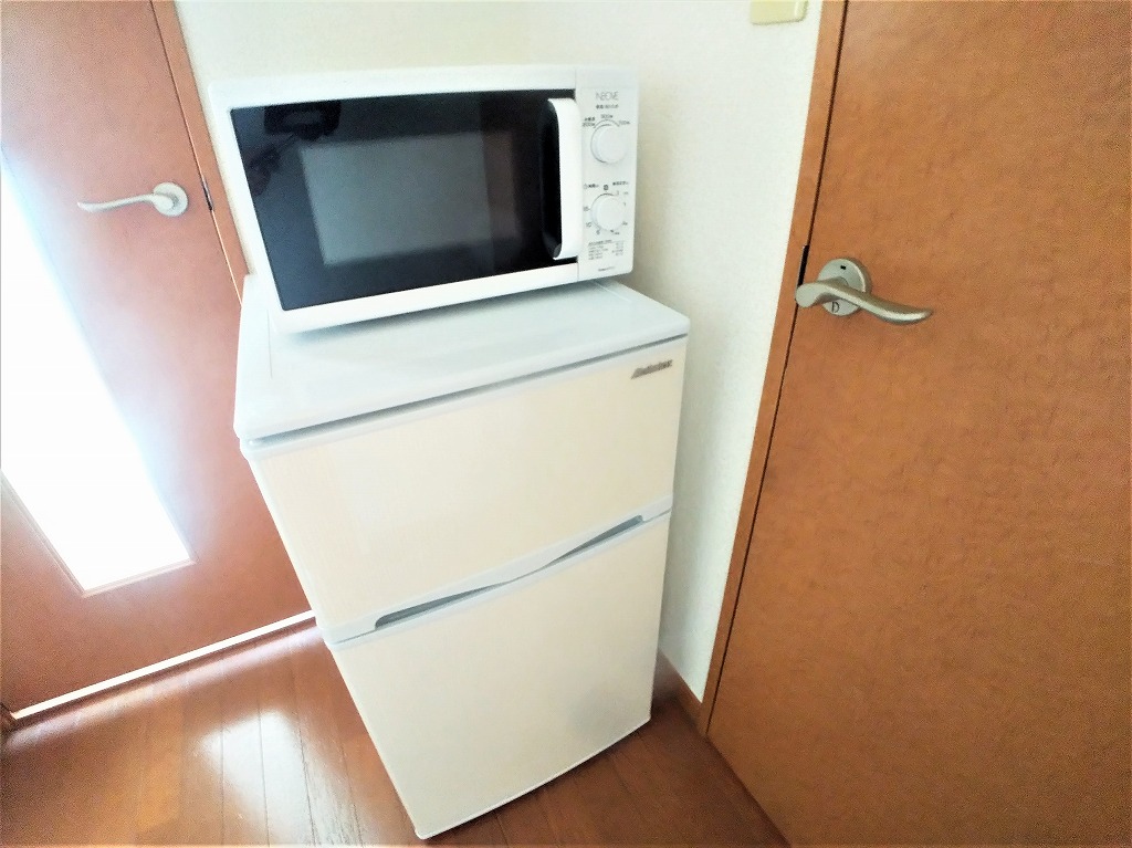 レオパレス城町 電子レンジと冷蔵庫