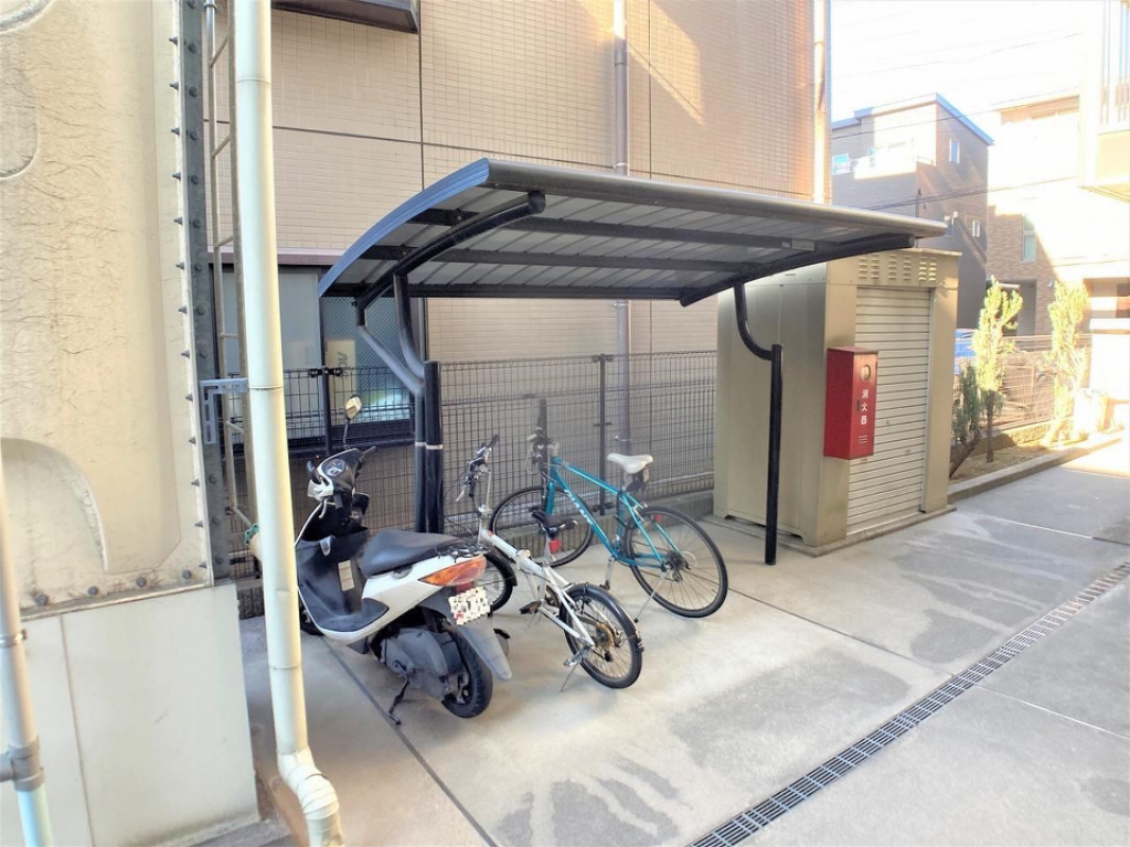 レオパレスＫＯＩＷＡＩ 駐輪場