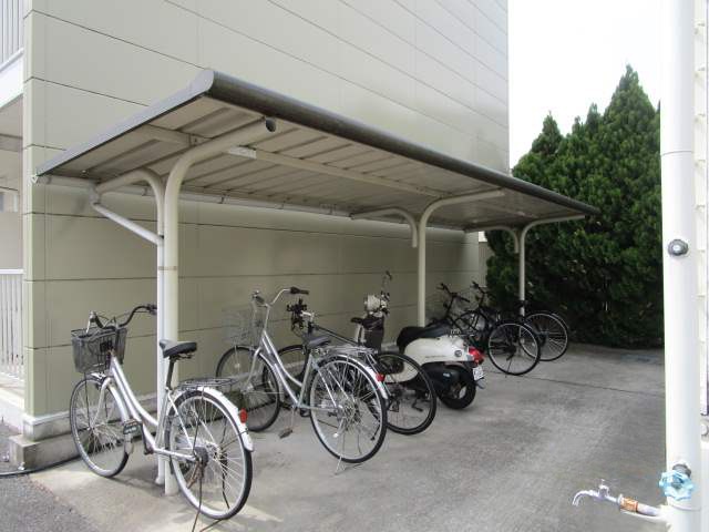 レオパレスエスポワール 駐輪場