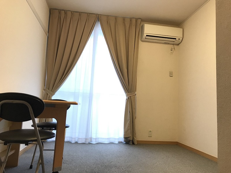 レオパレスフロントコート １階はフローリング仕様です。