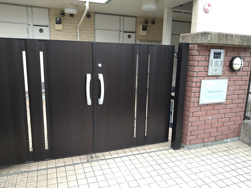 レオパレスフロントコート オートロックゲート