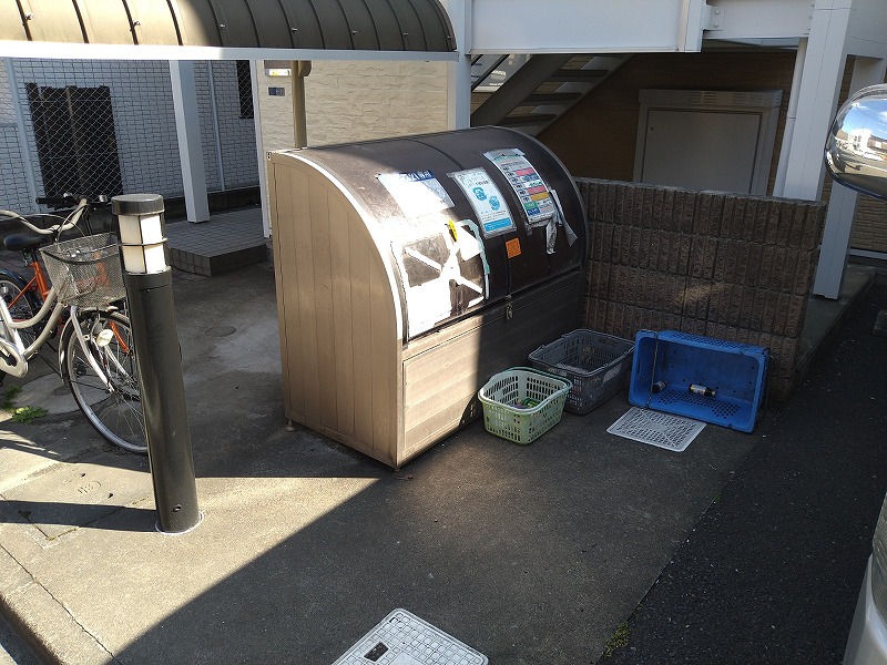 レオパレスパイン ダストボックス