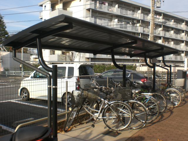 レオネクストエムワイエー 屋根付き駐輪場
