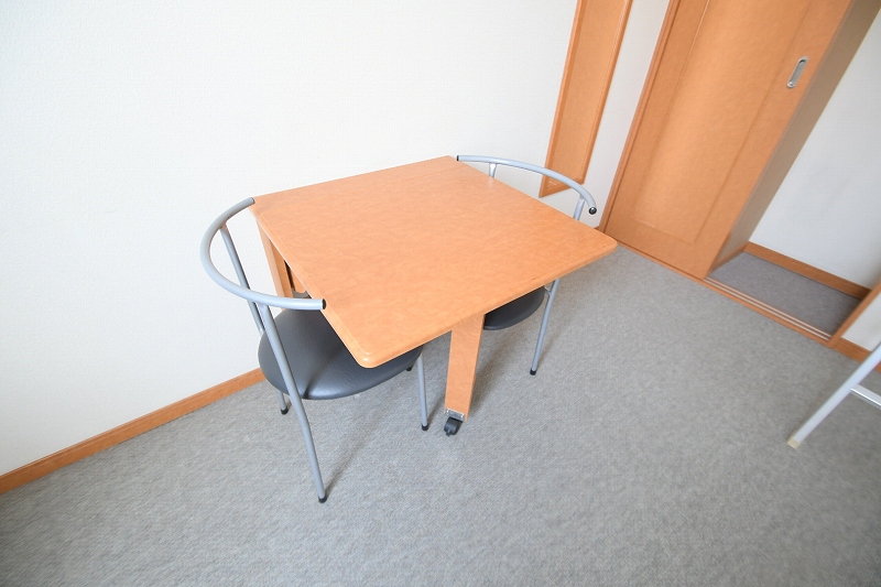 レオパレスエミナ 2階、同タイプの部屋の写真です