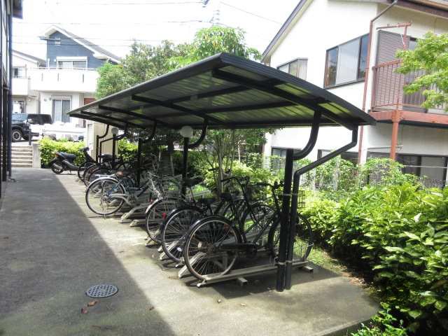 レオパレス唐沢 駐輪場