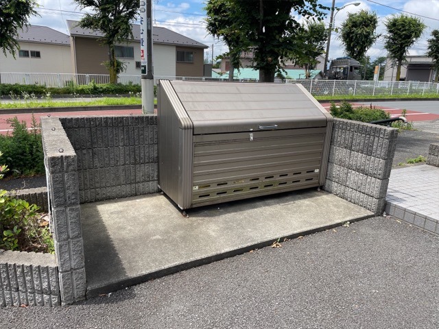 レオパレス唐沢 ゴミ置場