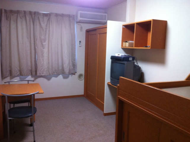 レオパレス関町東 号室によって床材は異なります。