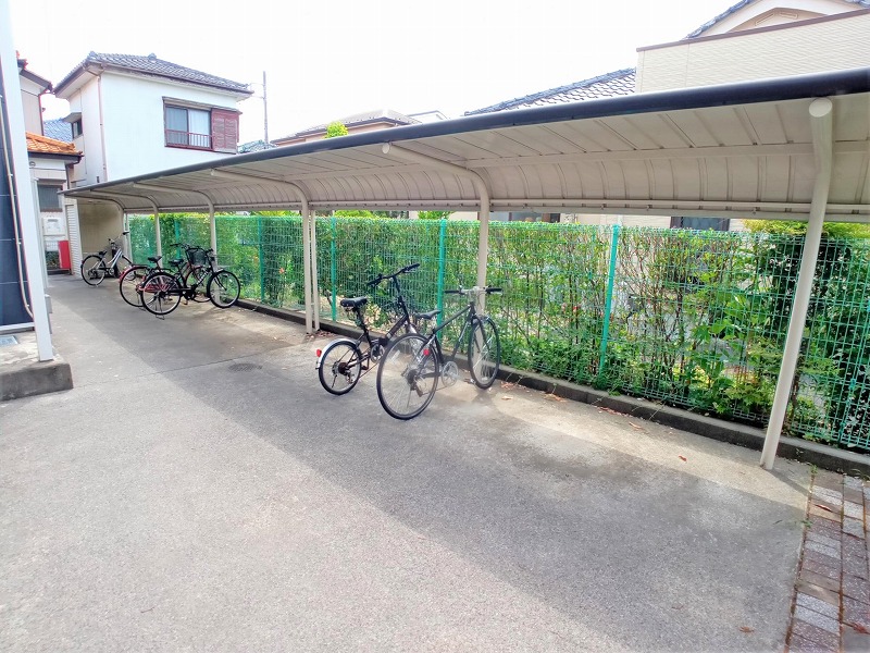 レオパレス翼 駐輪場