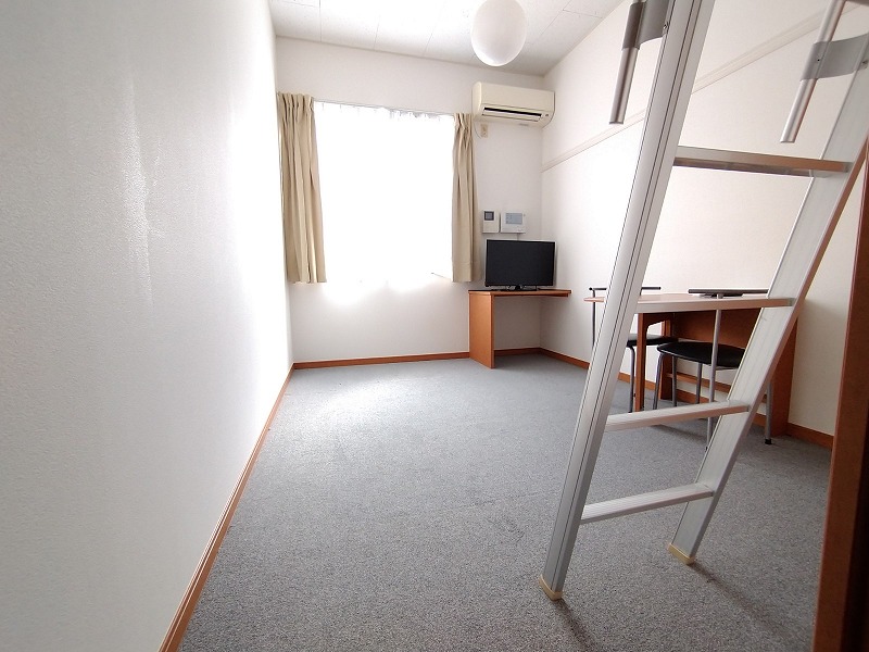 レオパレス橘 1階はフローリング仕様です。