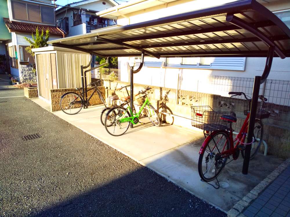 クレイノエストカーサ 駐輪場