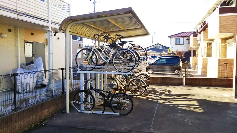 レオパレスエアル 駐輪場
