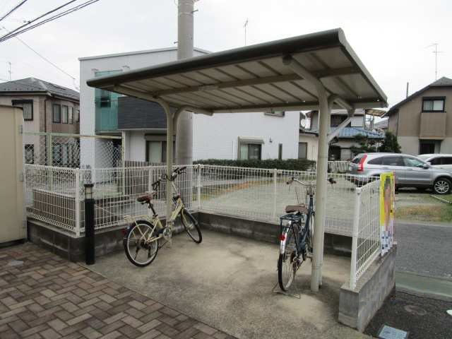 レオパレスレーブメルベーユ 駐輪場