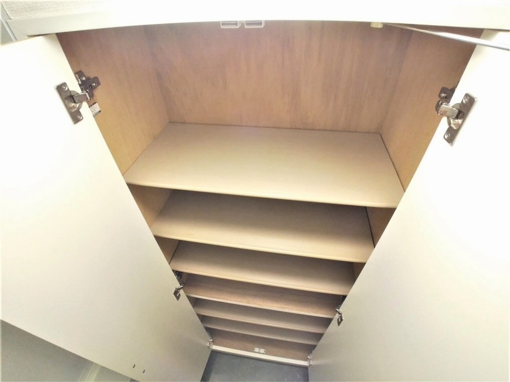 レオパレスハーモニー蕨 シューズボックス