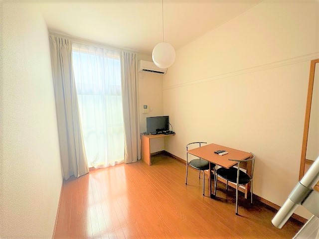 レオパレスさくらハイツ 「同タイプの部屋の写真です」「現況優先」