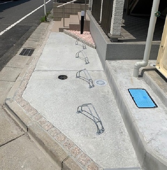 クレイノ領家セブン 自転車置き場