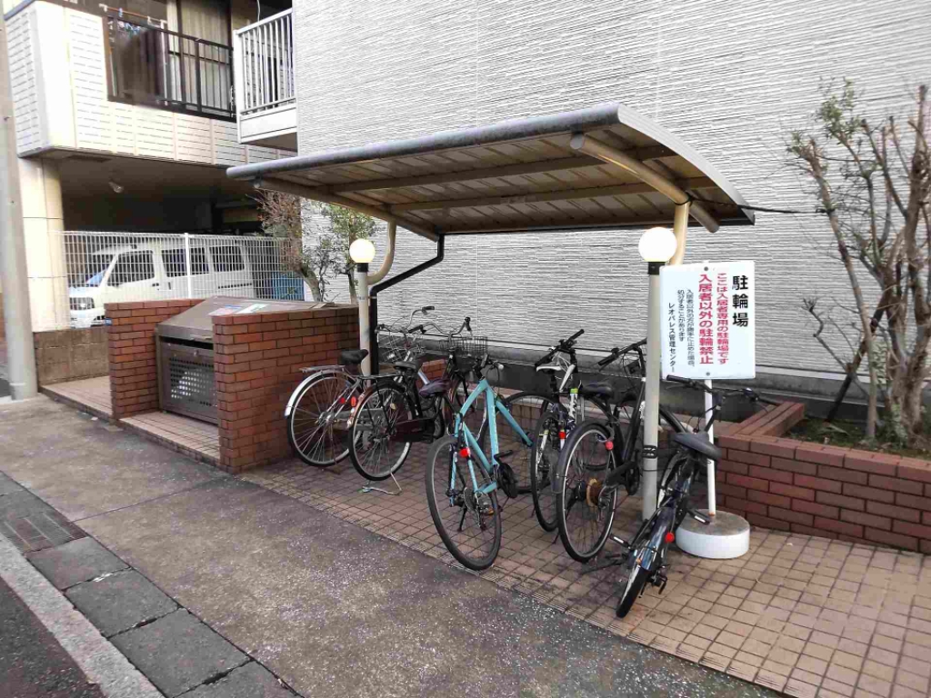 レオパレスカーネリアン片倉 駐輪場
