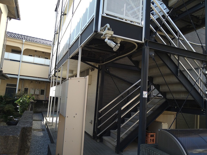 レオパレスマノワール 防犯カメラ設置