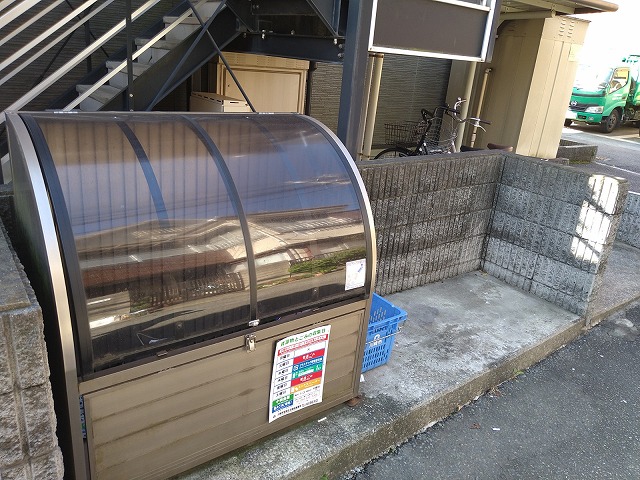 レオパレスマノワール ゴミ置場