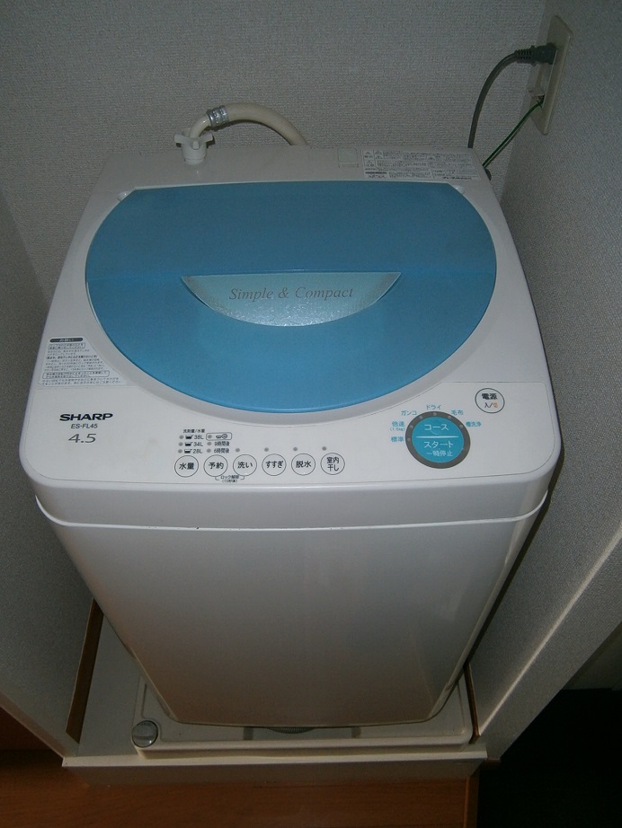 レオパレスシルバーストーン 全自動洗濯機