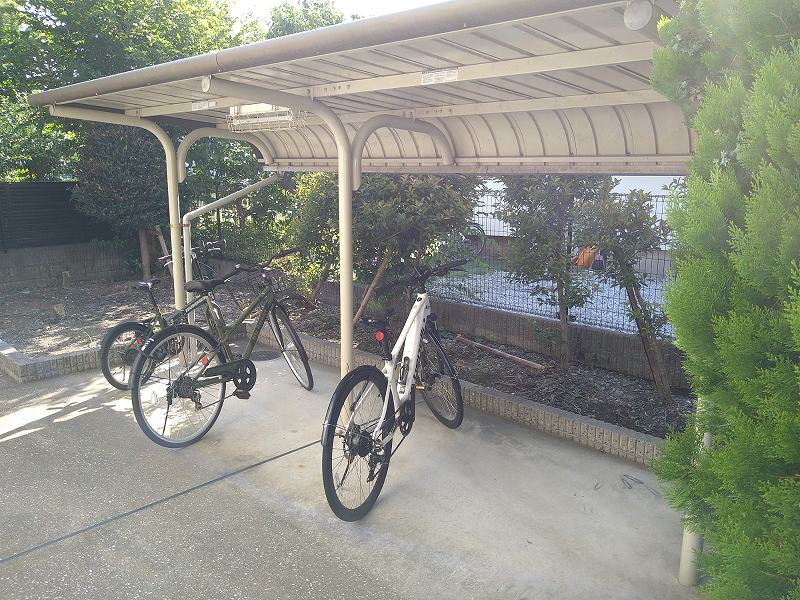 レオパレスエクレール 駐輪場　自転車＆原付のみ駐輪可