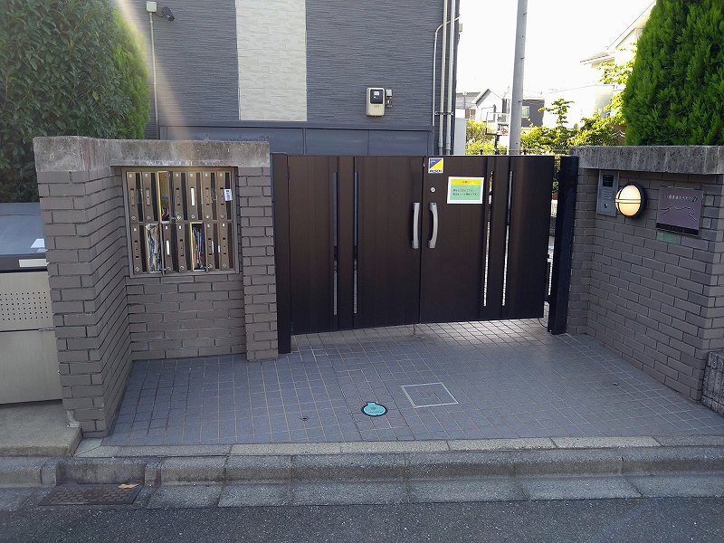 レオパレスエクレール オートロックゲート
