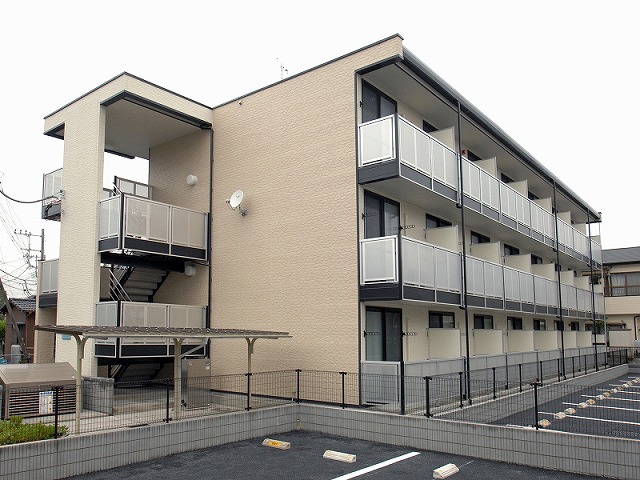 レオパレスグリーンパイン松本 外観