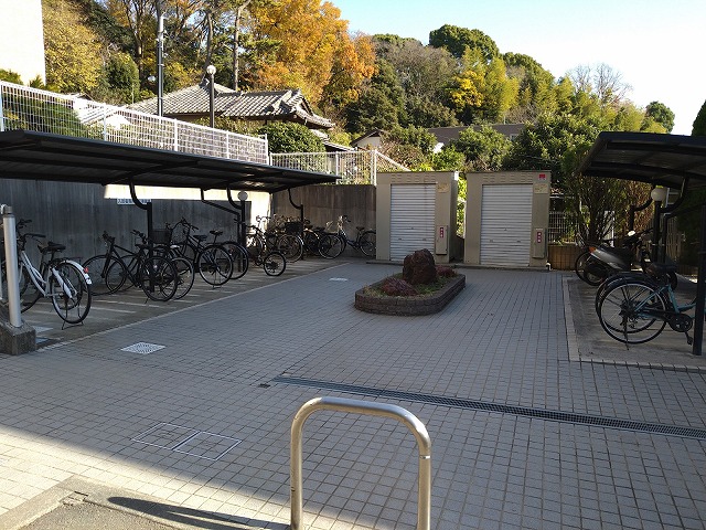 レオパレスグレース　クレストⅠ 駐輪場　原付＆自転車のみ駐輪可能