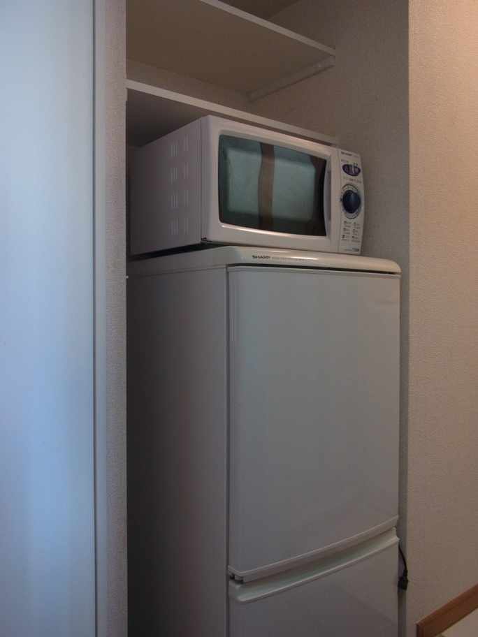 レオパレスくすの木Ⅱ 現状優先　電子レンジ・冷蔵庫